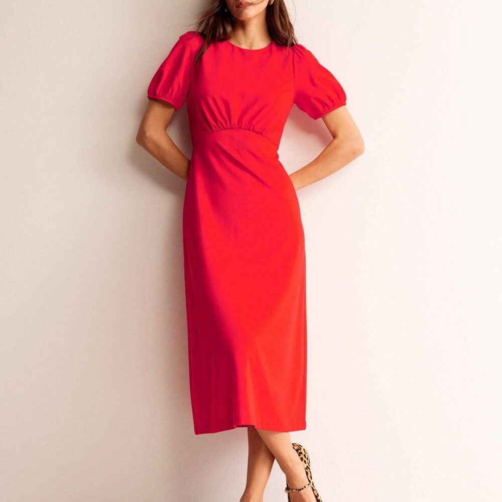 Looking for a beautiful dress? You’ve found it!